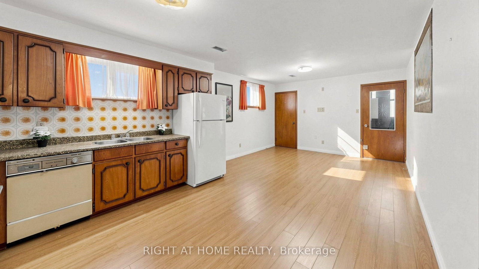20 Torrens Avenue • Toronto, ON photo 5