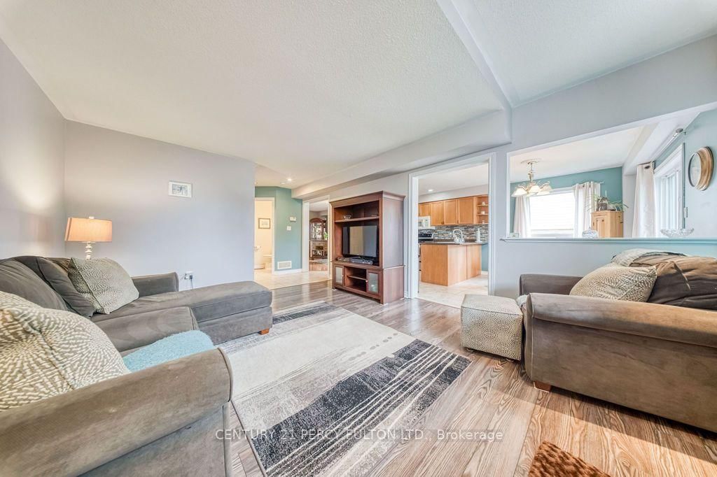 589 Blackwood Boulevard • Oshawa, ON photo 10