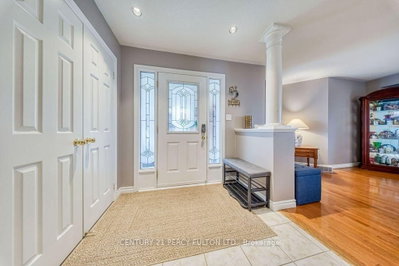 589 Blackwood Boulevard • Oshawa, ON photo 4