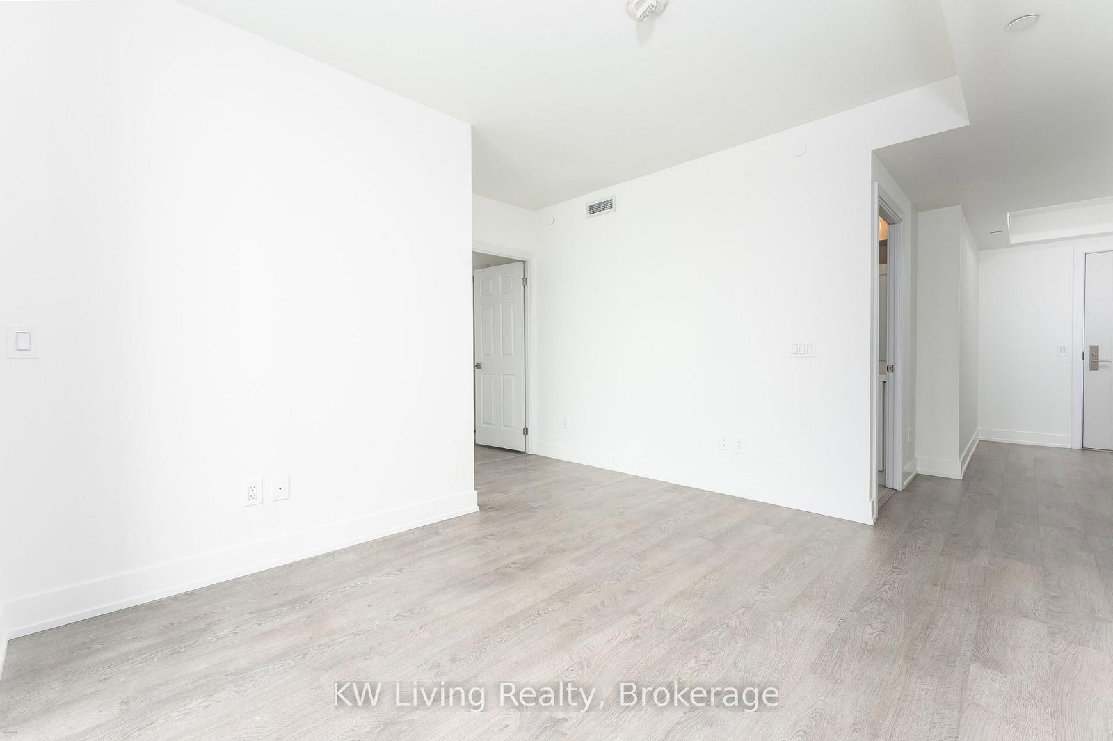2550 Simcoe Street N • #207 • Oshawa, ON photo 6