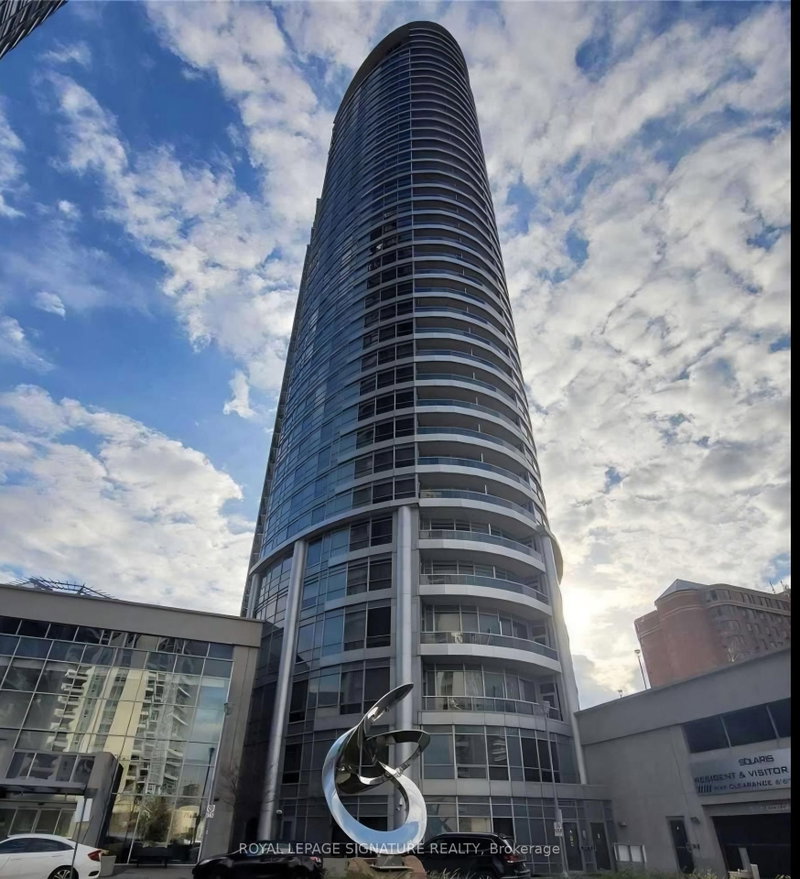 2301 - 125 Village Green Square