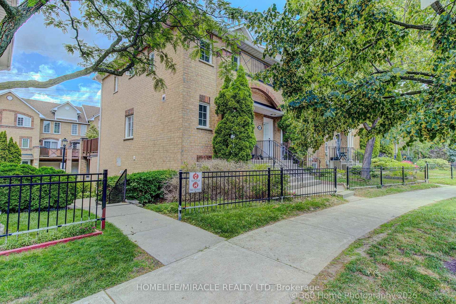 2 Hedge End Road • #85 • Toronto, ON photo 3