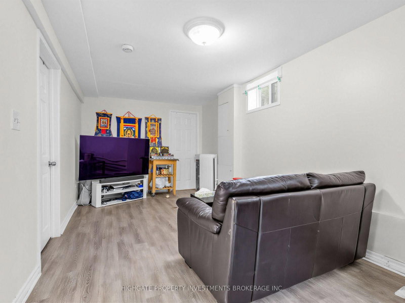 210 Gowan Ave photo 5