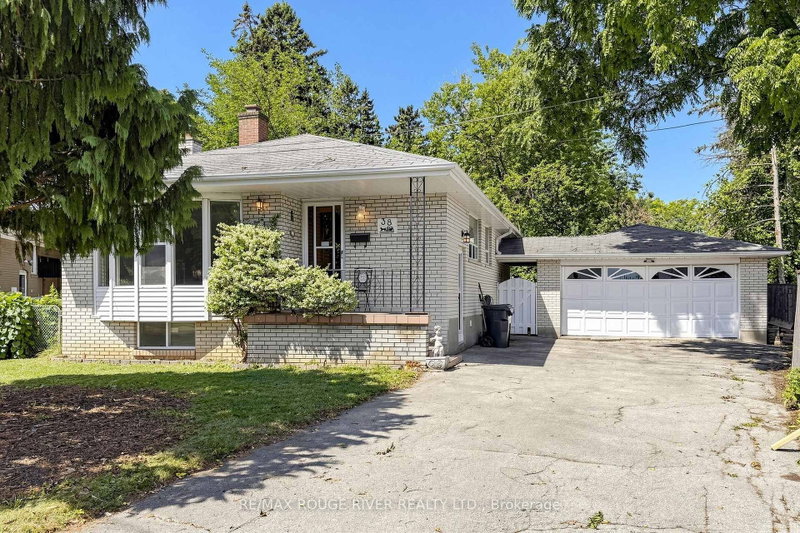 38 Lombardy Crescent
