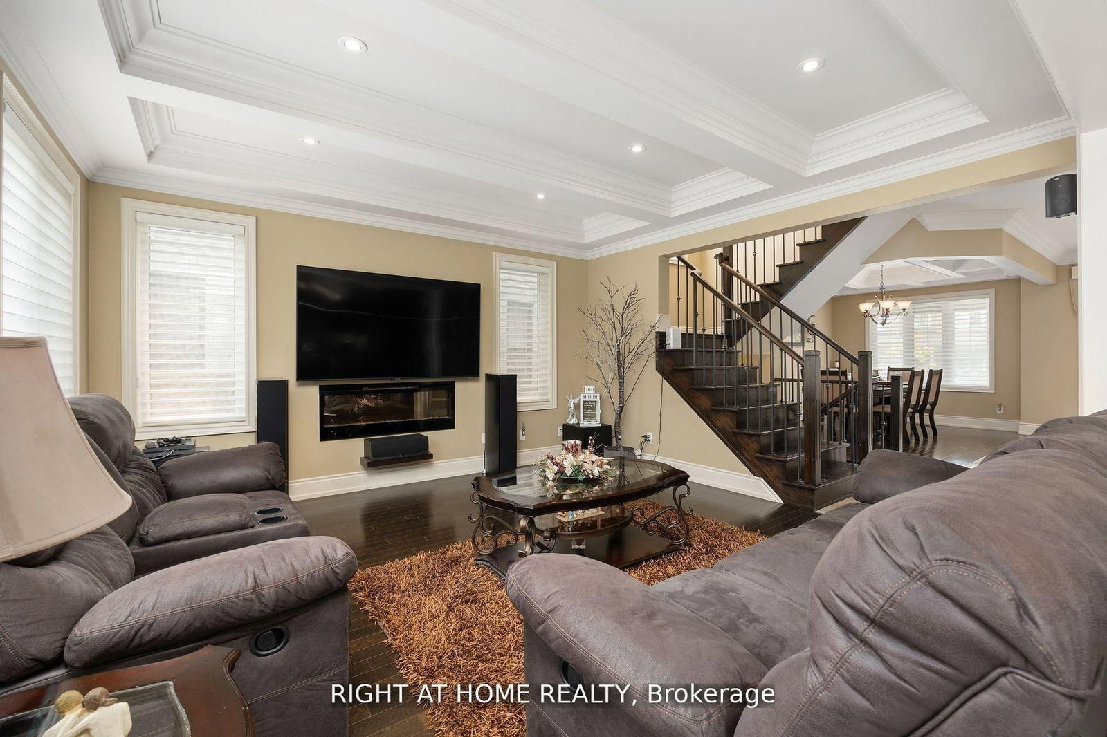 25 CHARTERHOUSE Drive N • Whitby, ON photo 11