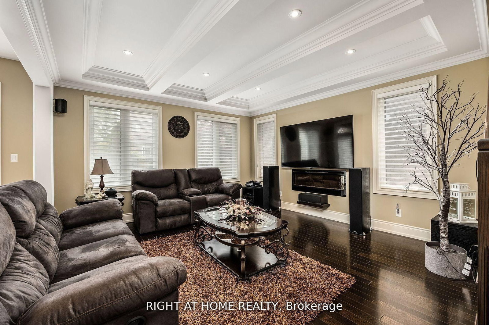 25 CHARTERHOUSE Drive N • Whitby, ON photo 12