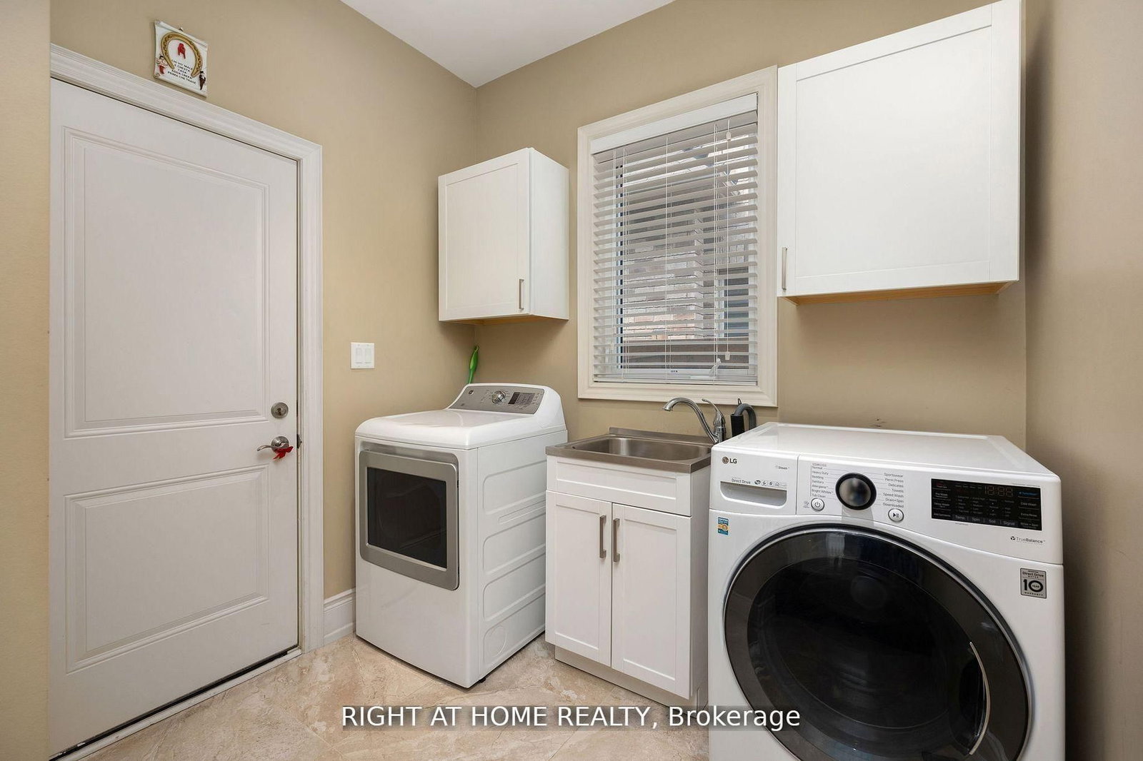 25 CHARTERHOUSE Drive N • Whitby, ON photo 13
