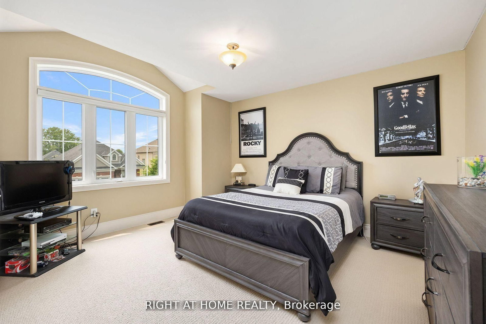 25 CHARTERHOUSE Drive N • Whitby, ON photo 14