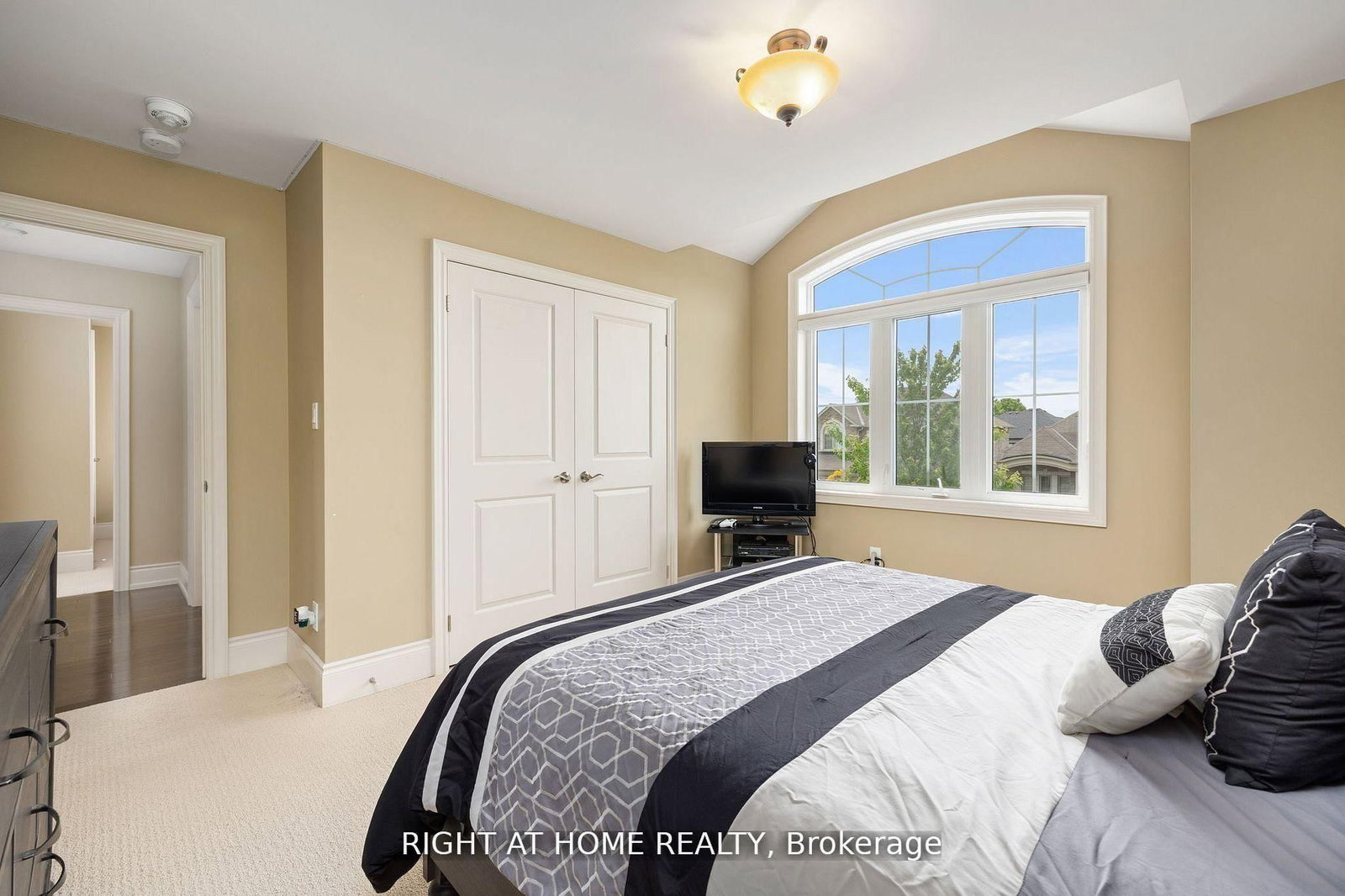 25 CHARTERHOUSE Drive N • Whitby, ON photo 15