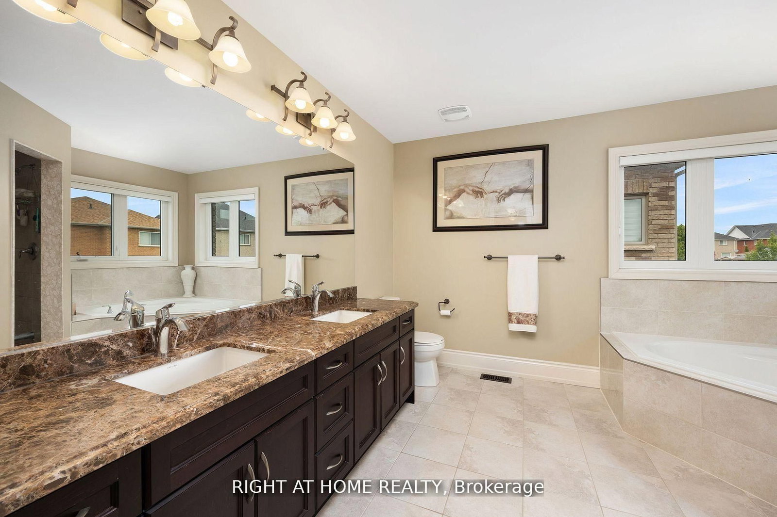 25 CHARTERHOUSE Drive N • Whitby, ON photo 21