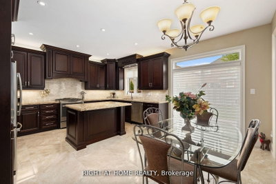 25 CHARTERHOUSE Drive N • Whitby, ON photo 9