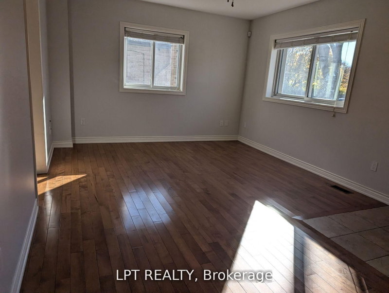 9 Atkinson Ave photo 4