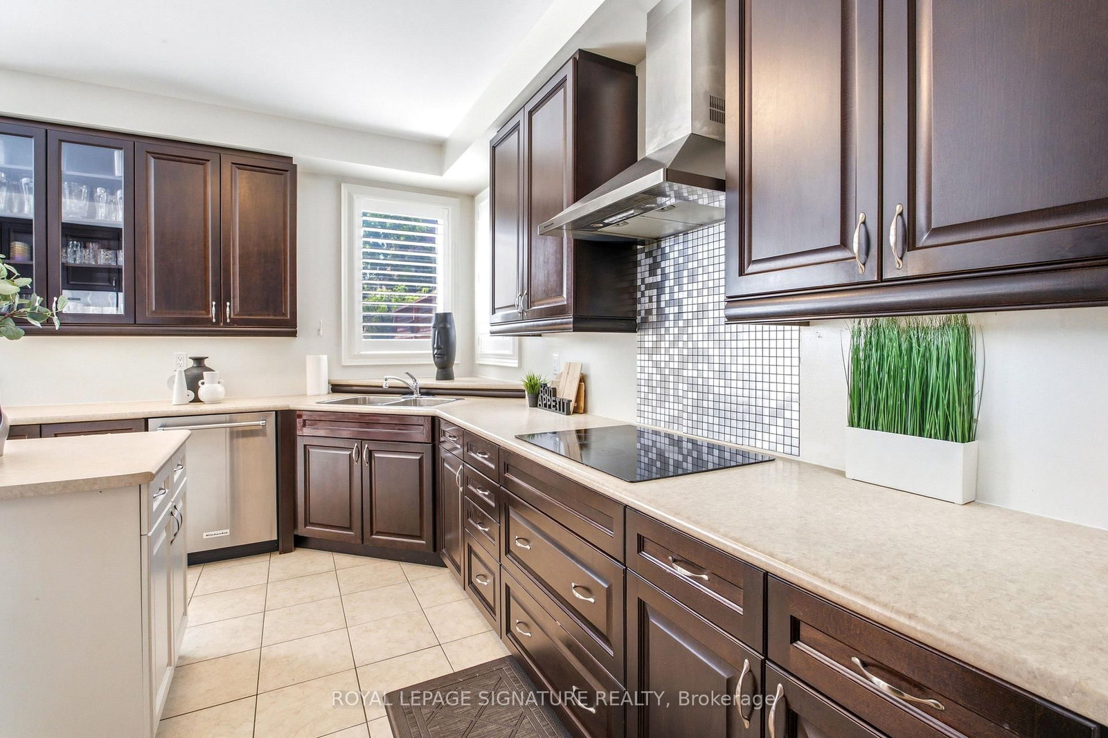 22 Northcastle Crescent • Whitby, ON photo 14