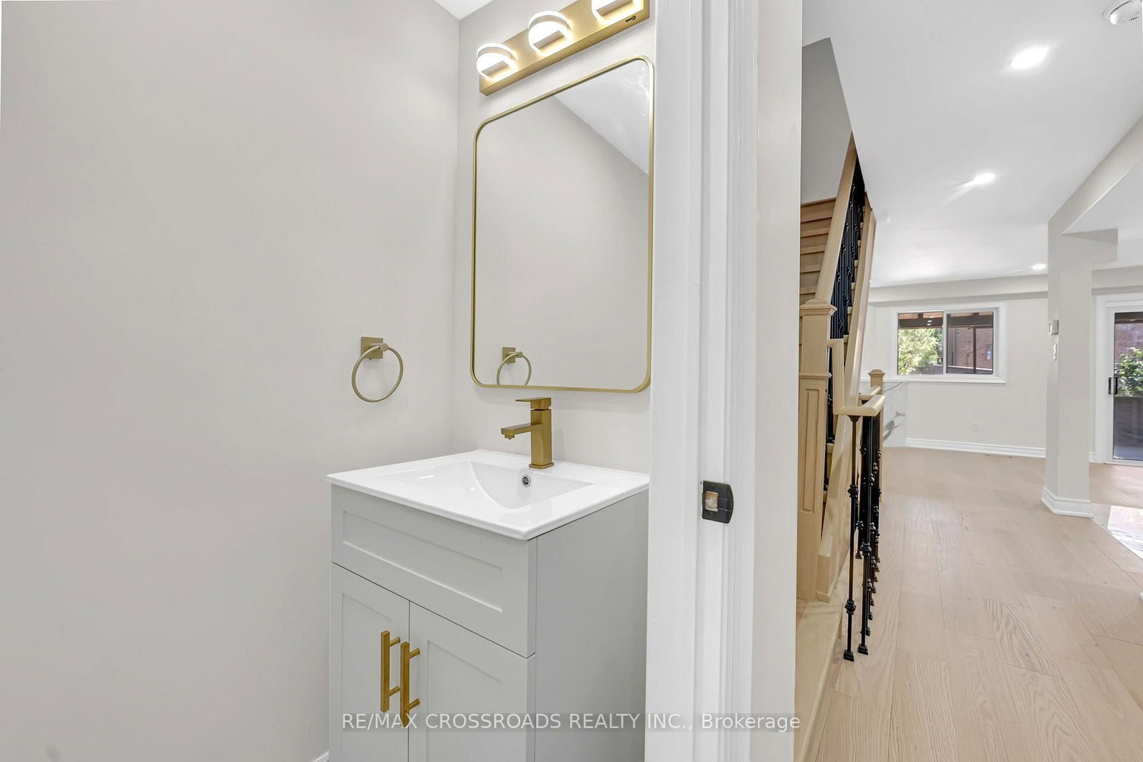 321 Sparrow Circle • Pickering, ON photo 14
