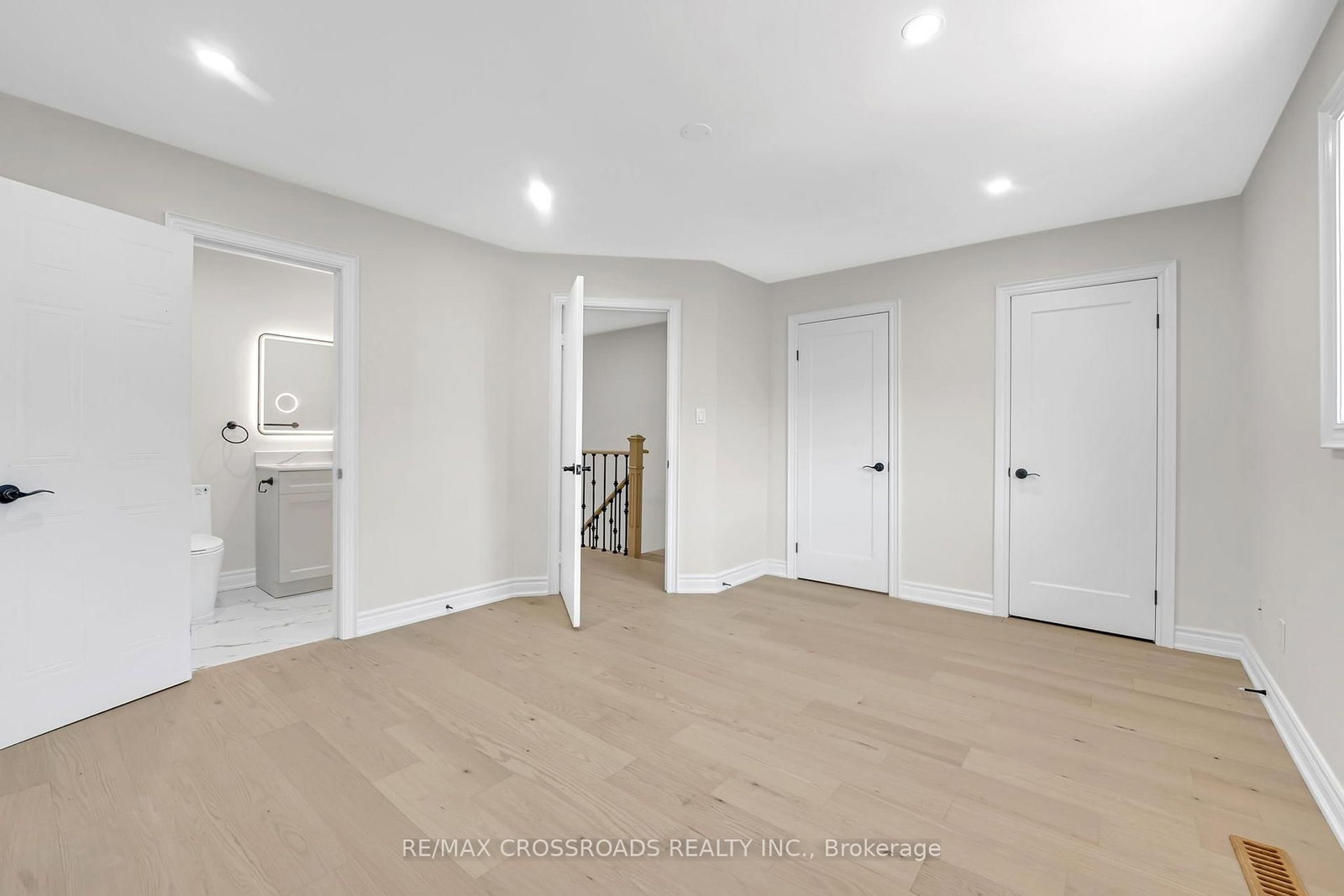 321 Sparrow Circle • Pickering, ON photo 18