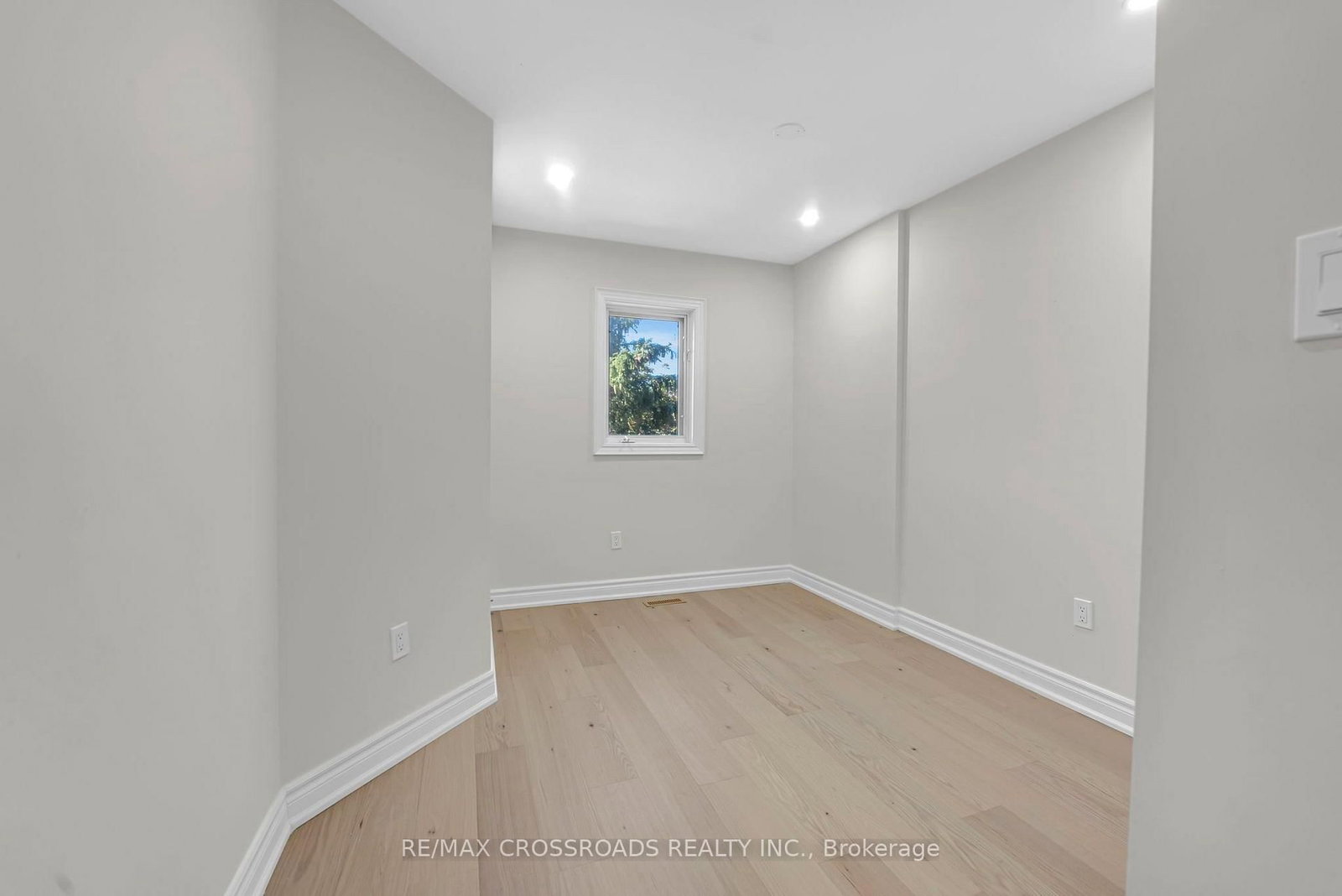 321 Sparrow Circle • Pickering, ON photo 24