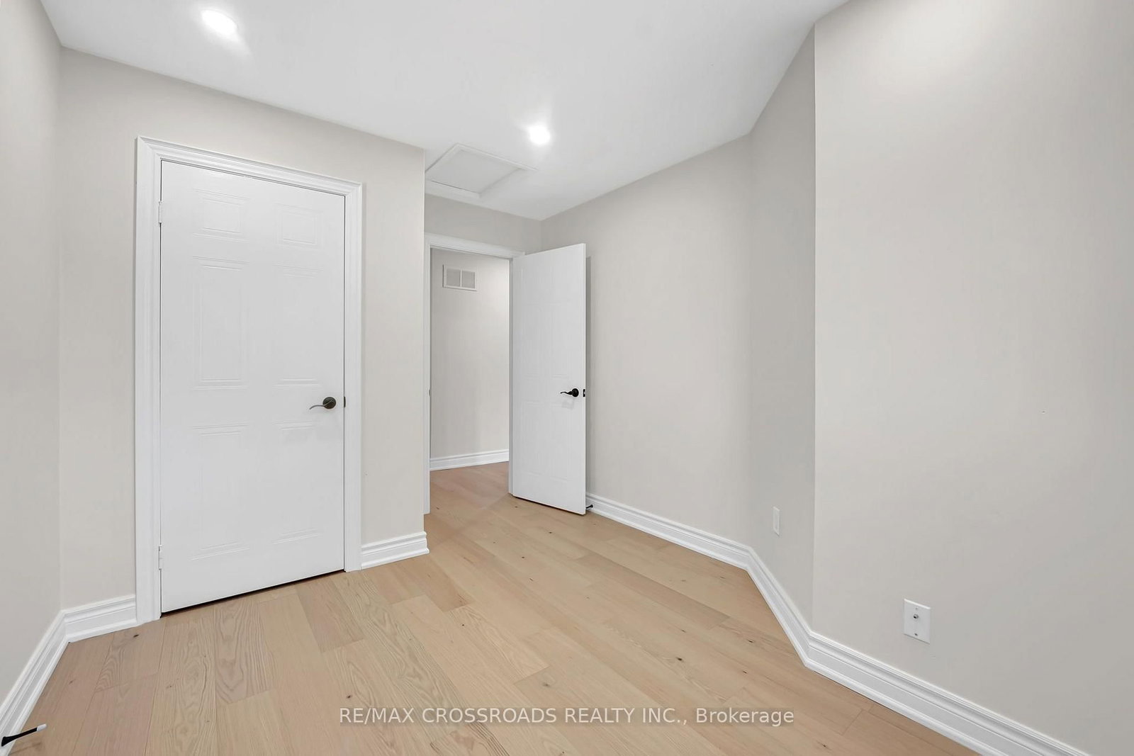 321 Sparrow Circle • Pickering, ON photo 26