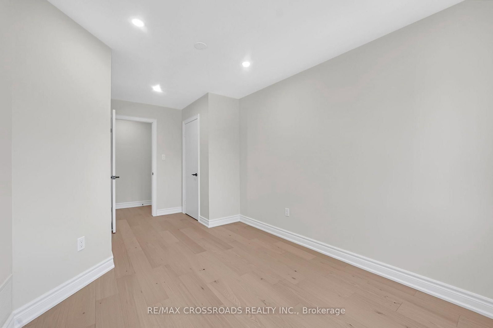 321 Sparrow Circle • Pickering, ON photo 29