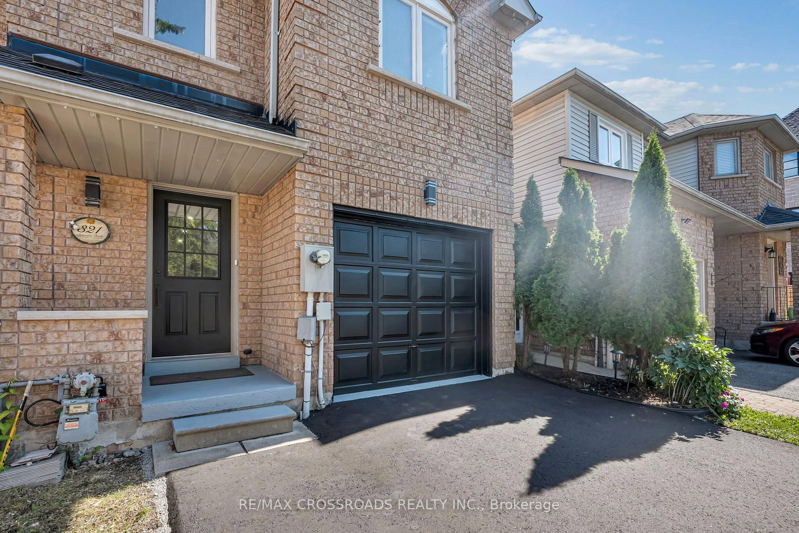 321 Sparrow Circle • Pickering, ON photo 4