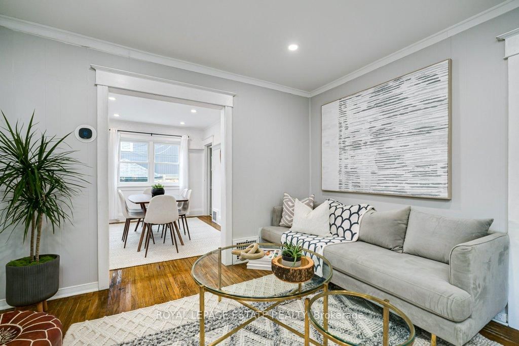 212 Lawlor Avenue • Toronto, ON photo 4
