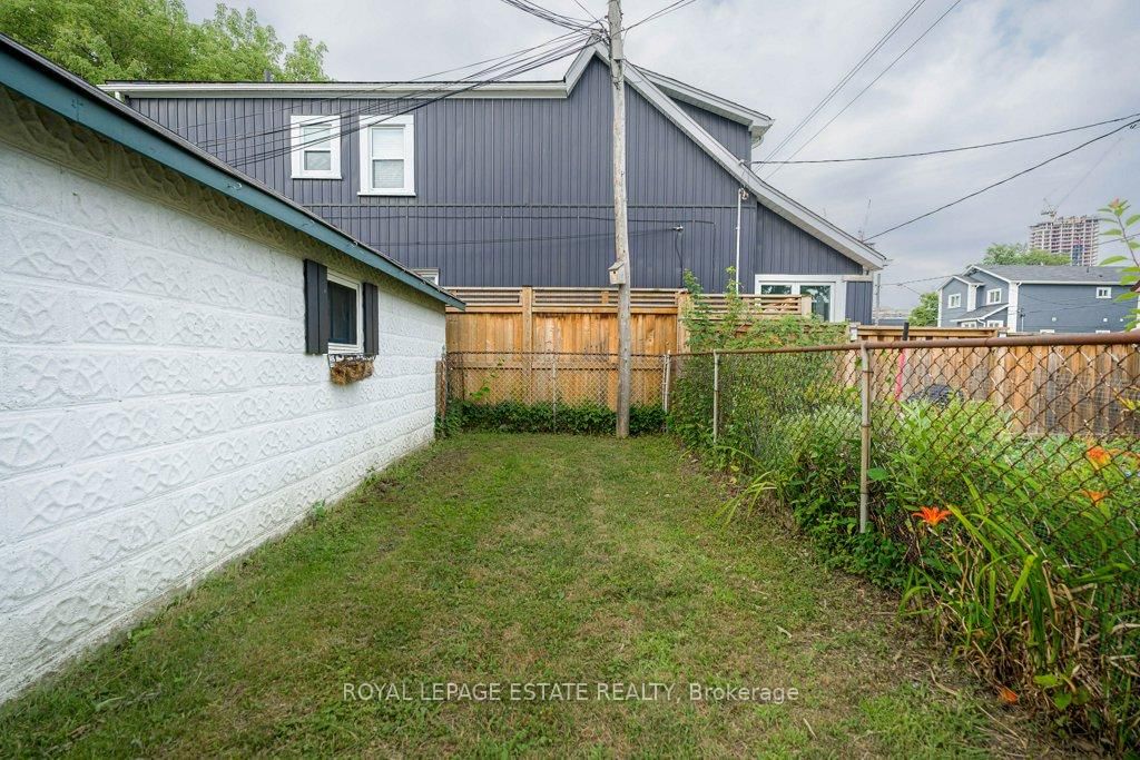 212 Lawlor Avenue • Toronto, ON photo 41