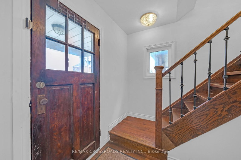 111 Elgin Street W