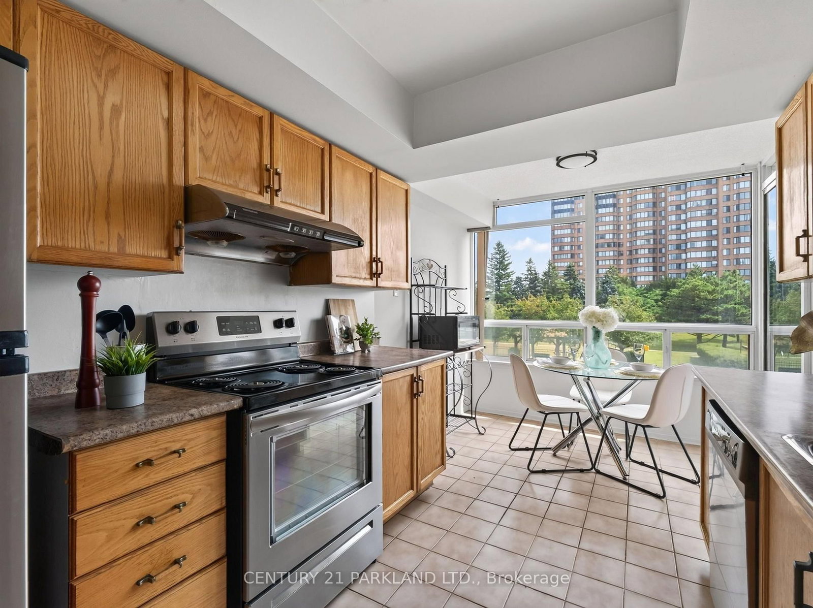330 ALTON TOWERS Circle • #206 • Toronto, ON photo 18