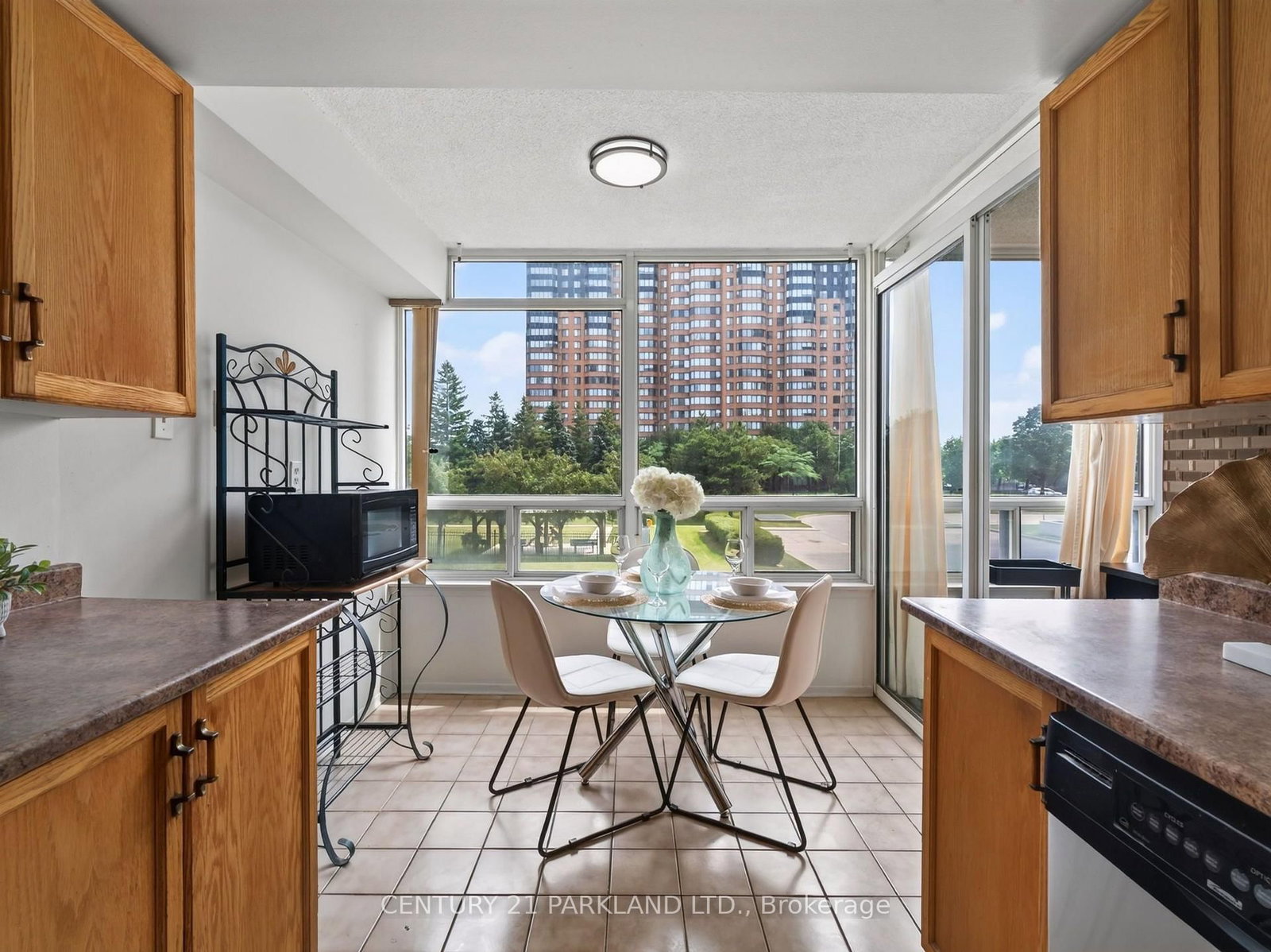 330 ALTON TOWERS Circle • #206 • Toronto, ON photo 19