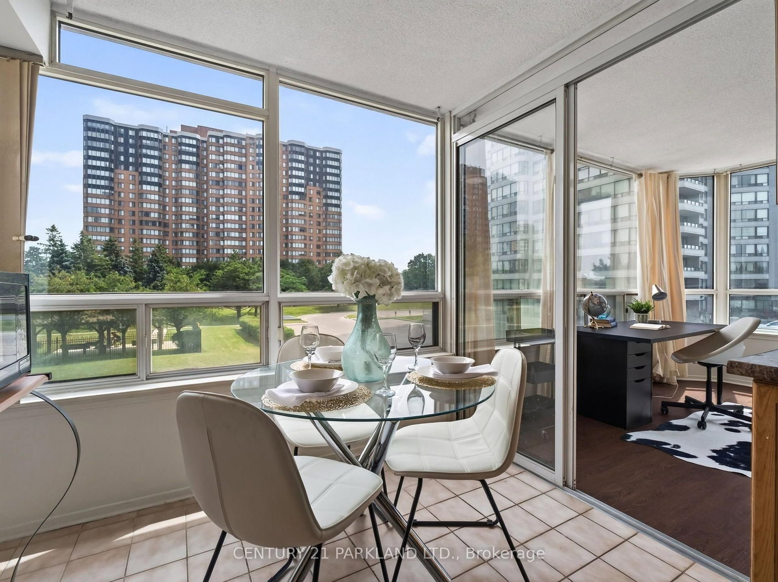 330 ALTON TOWERS Circle • #206 • Toronto, ON photo 20