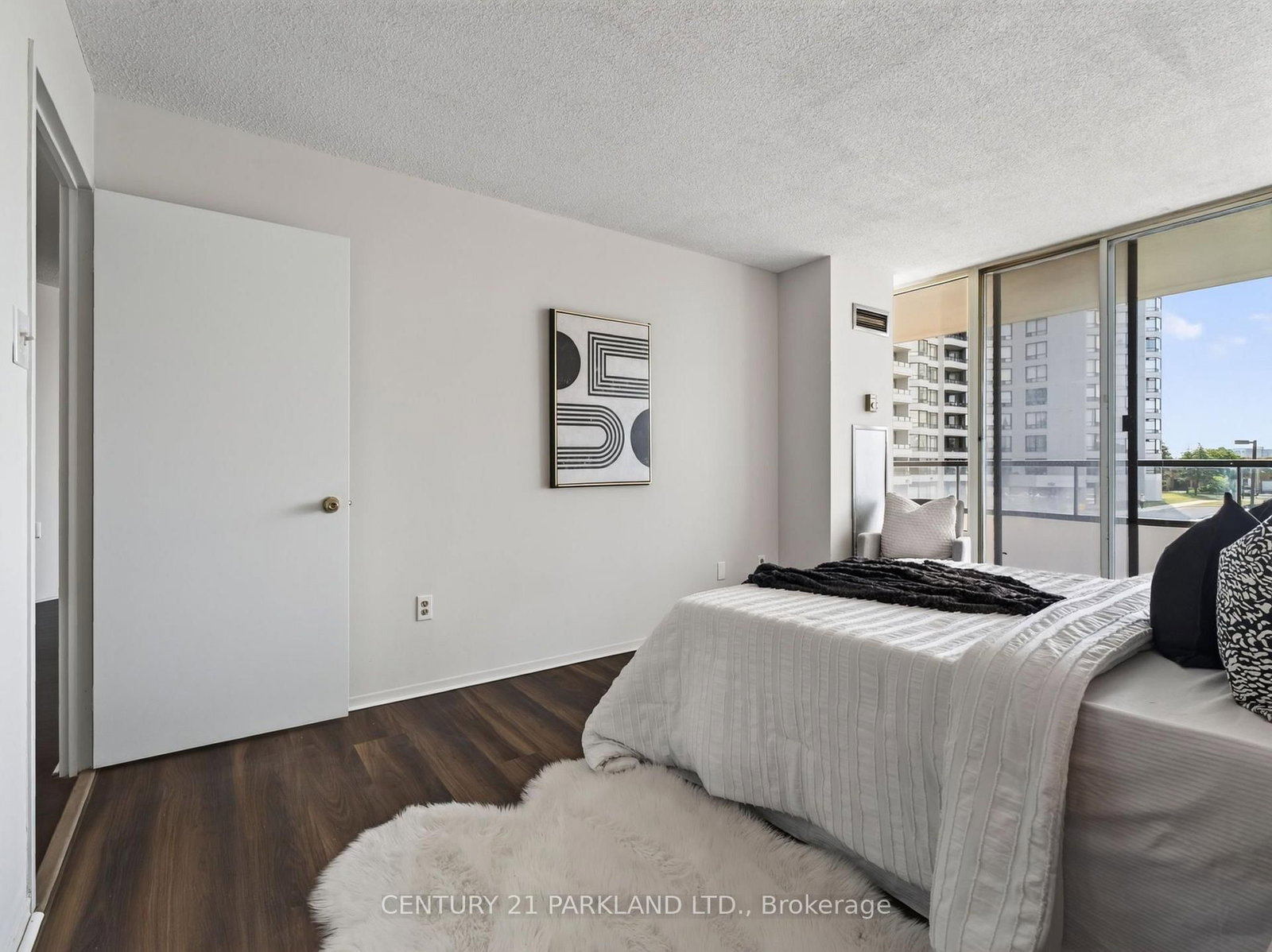 330 ALTON TOWERS Circle • #206 • Toronto, ON photo 27