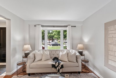 523 Reynolds Street • Whitby, ON photo 8