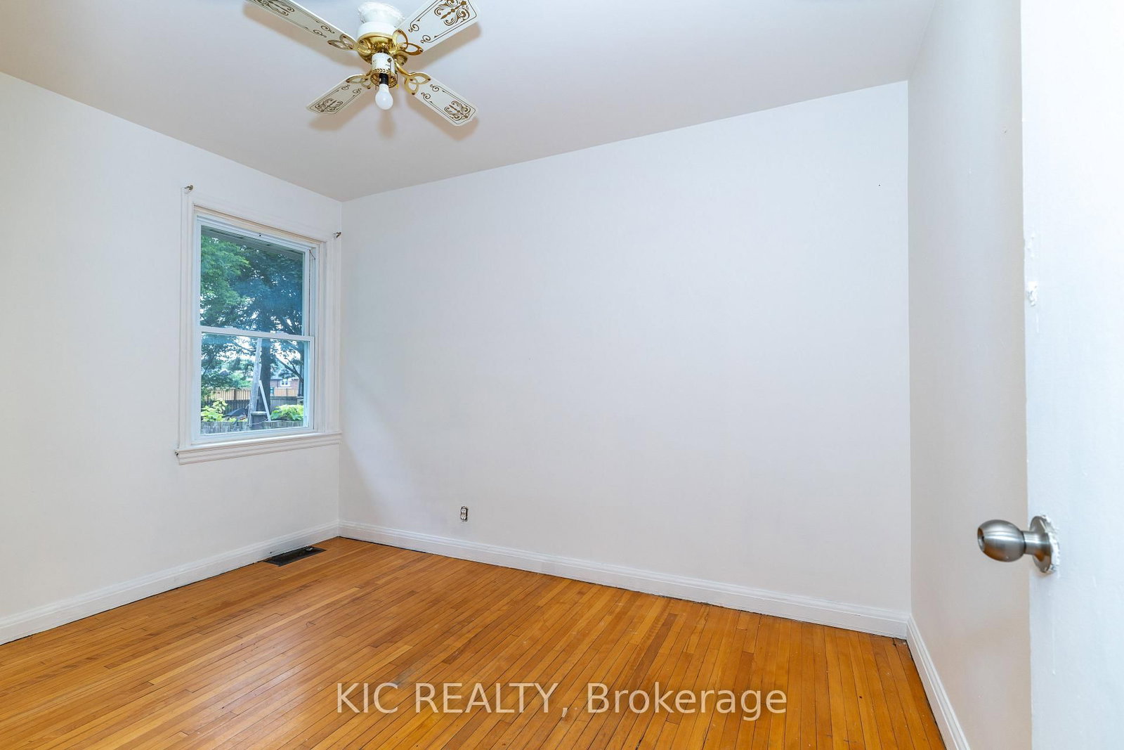 333 CADILLAC Avenue S • Oshawa, ON photo 13