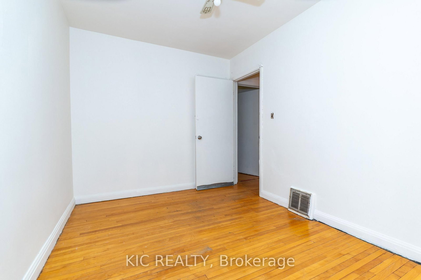 333 CADILLAC Avenue S • Oshawa, ON photo 15
