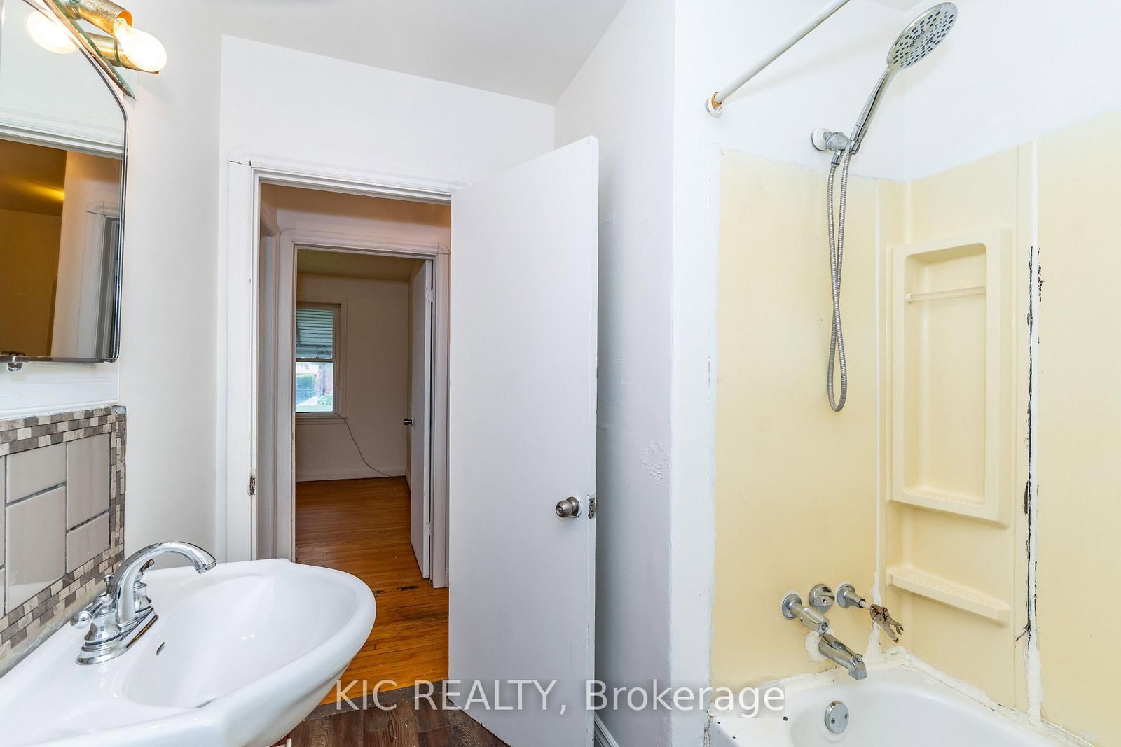 333 CADILLAC Avenue S • Oshawa, ON photo 19