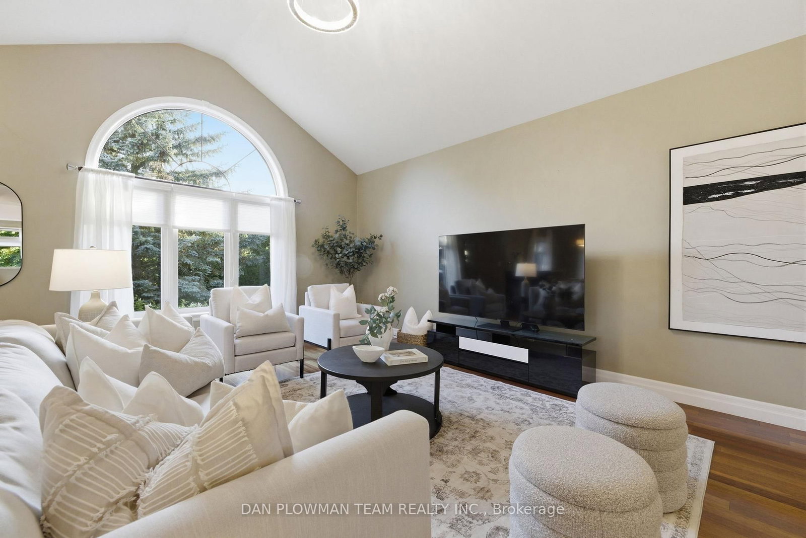 17 Burgundy Court • Whitby, ON photo 11