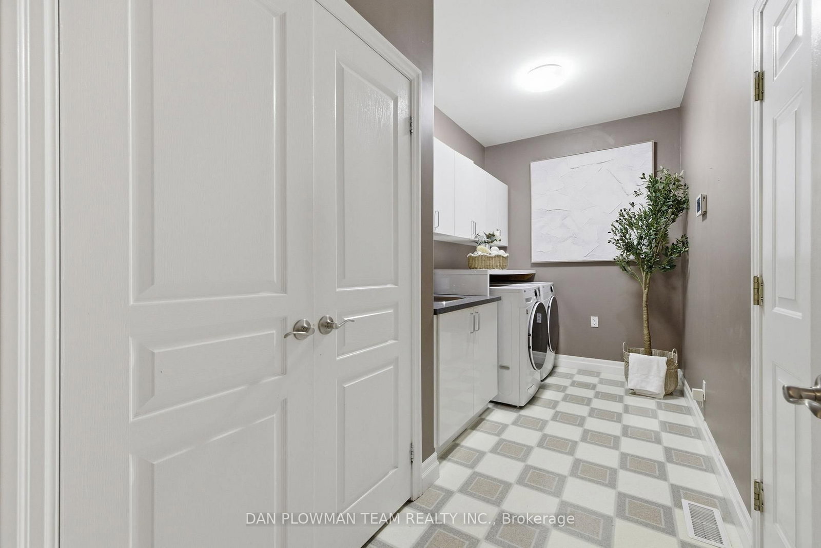 17 Burgundy Court • Whitby, ON photo 31
