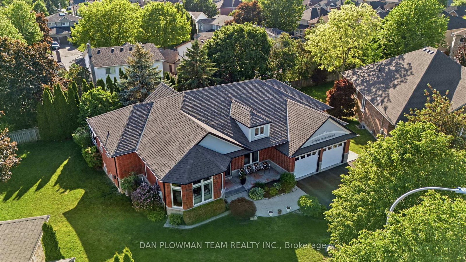 17 Burgundy Court • Whitby, ON photo 48