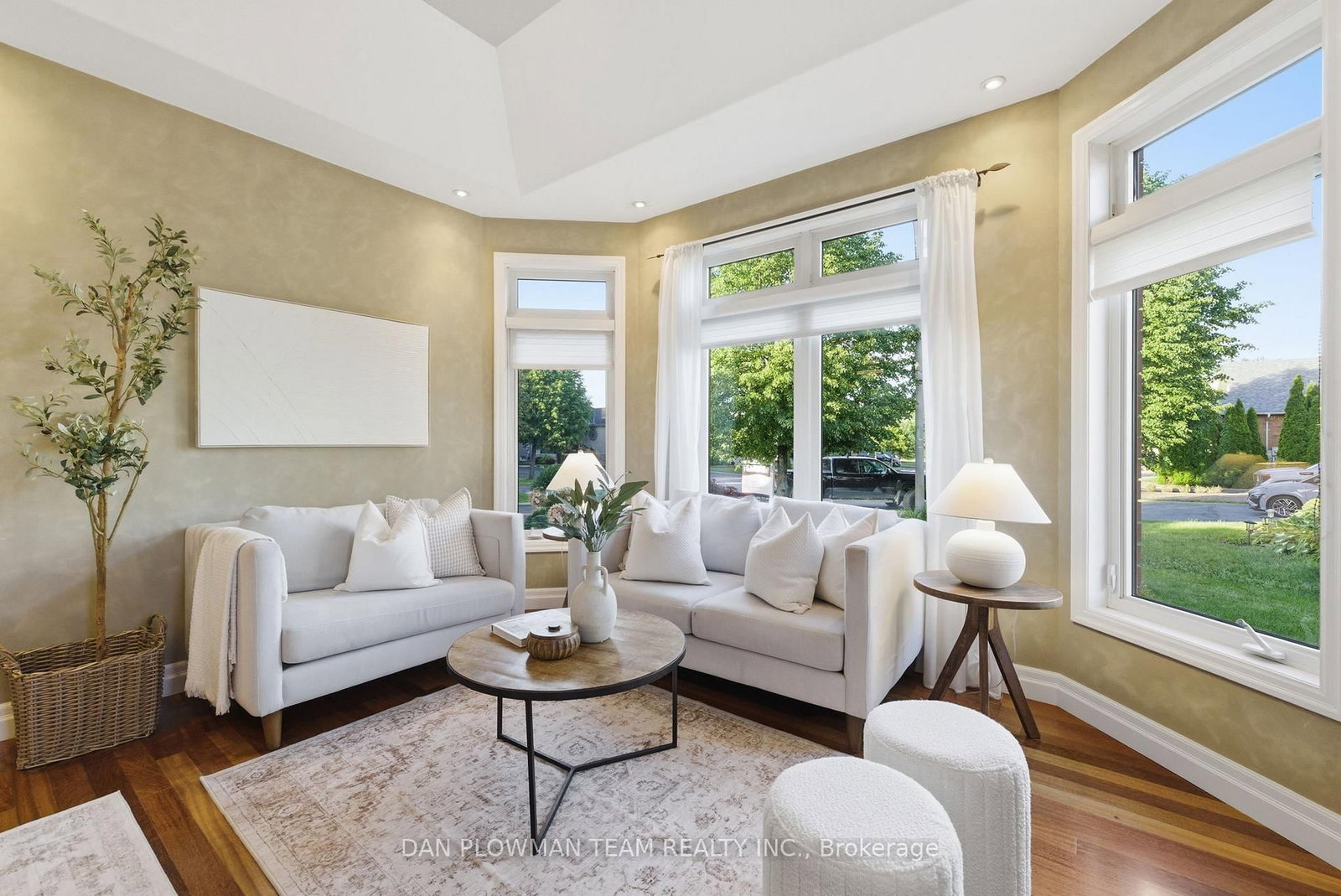 17 Burgundy Court • Whitby, ON photo 9