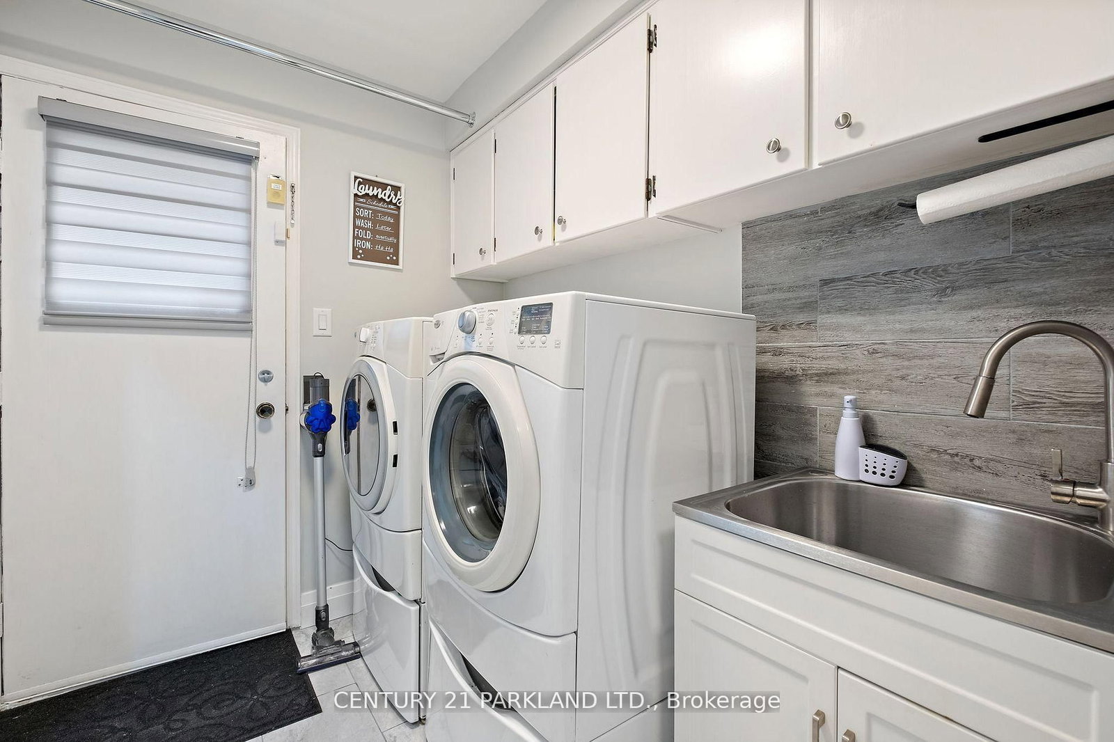 87 Bonacres Avenue • Toronto, ON photo 22