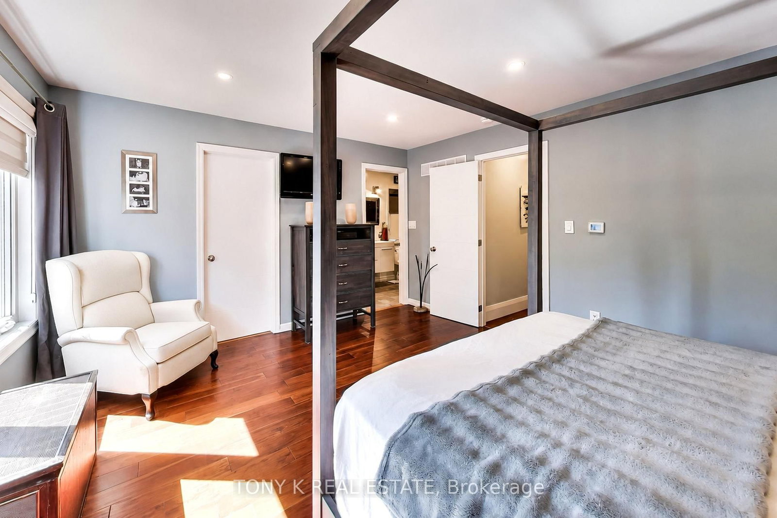 111 Eastwood Avenue • Toronto, ON photo 18