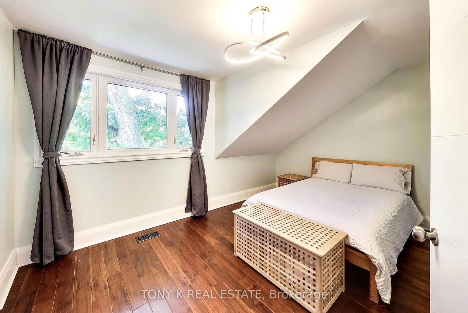 111 Eastwood Avenue • Toronto, ON photo 22