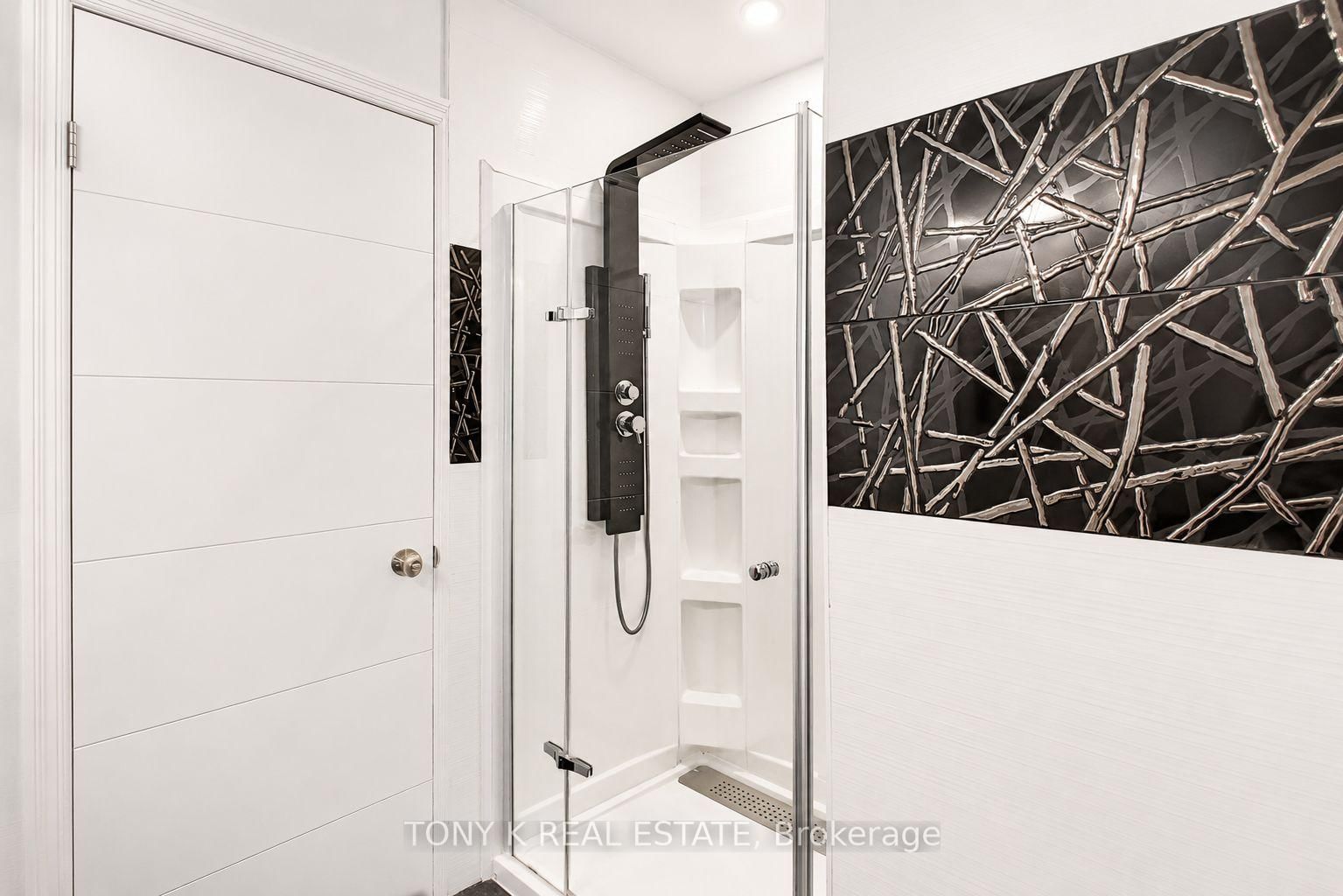 111 Eastwood Avenue • Toronto, ON photo 27