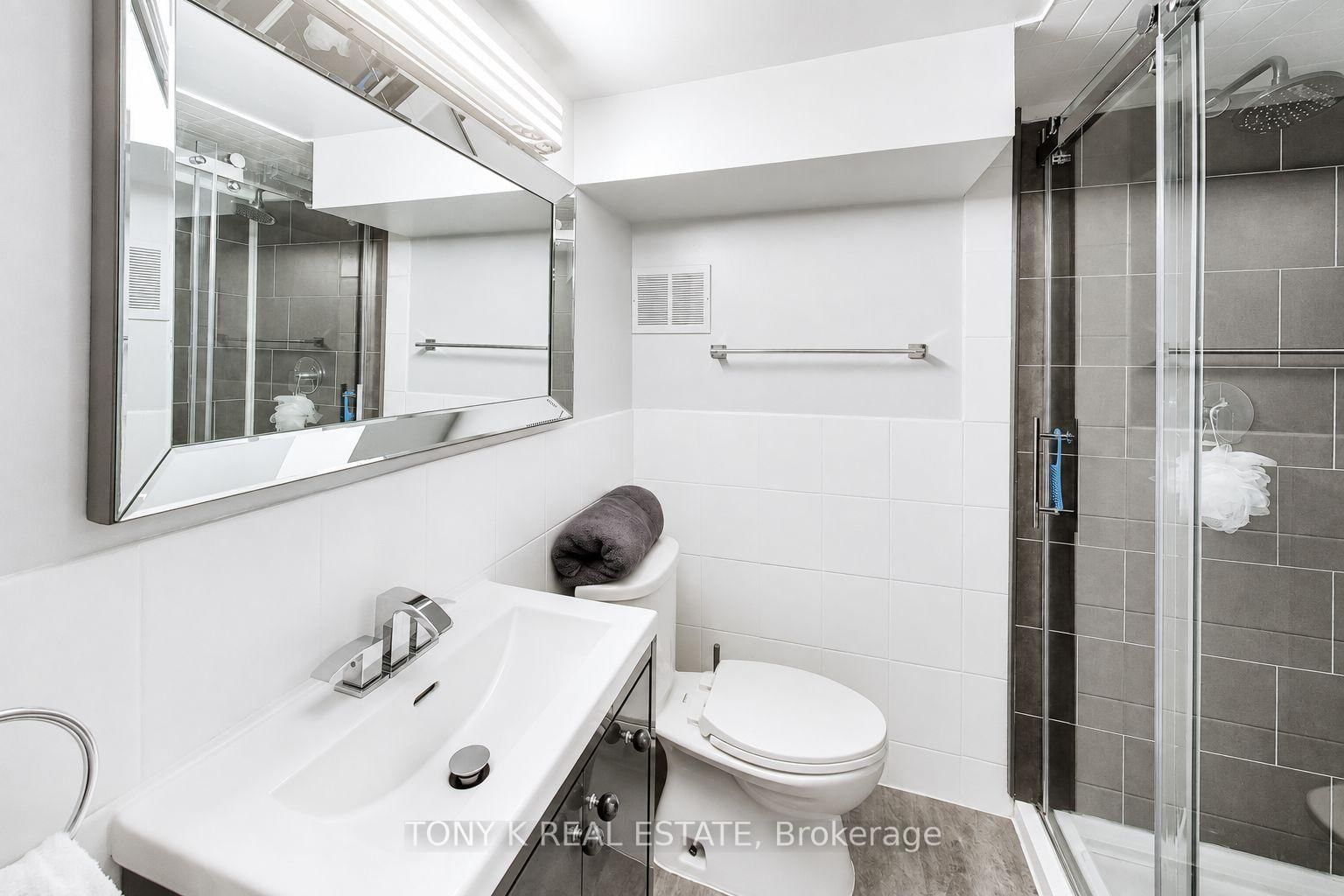 111 Eastwood Avenue • Toronto, ON photo 31