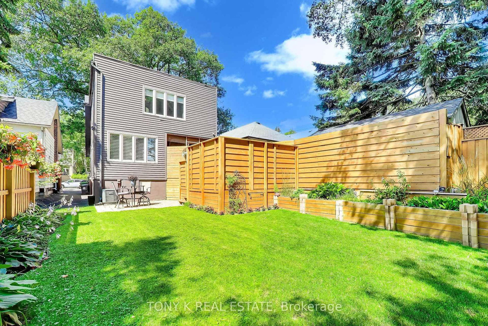 111 Eastwood Avenue • Toronto, ON photo 42