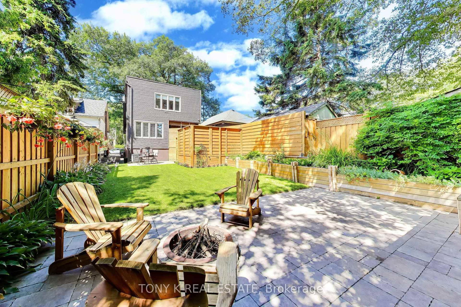 111 Eastwood Avenue • Toronto, ON photo 45