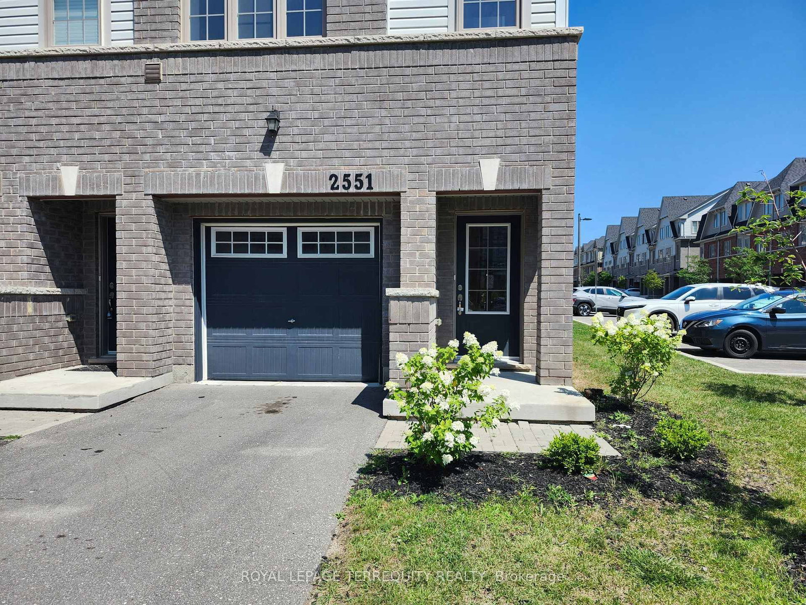 2551 Barbarolli Path • #115 • Oshawa, ON photo 3