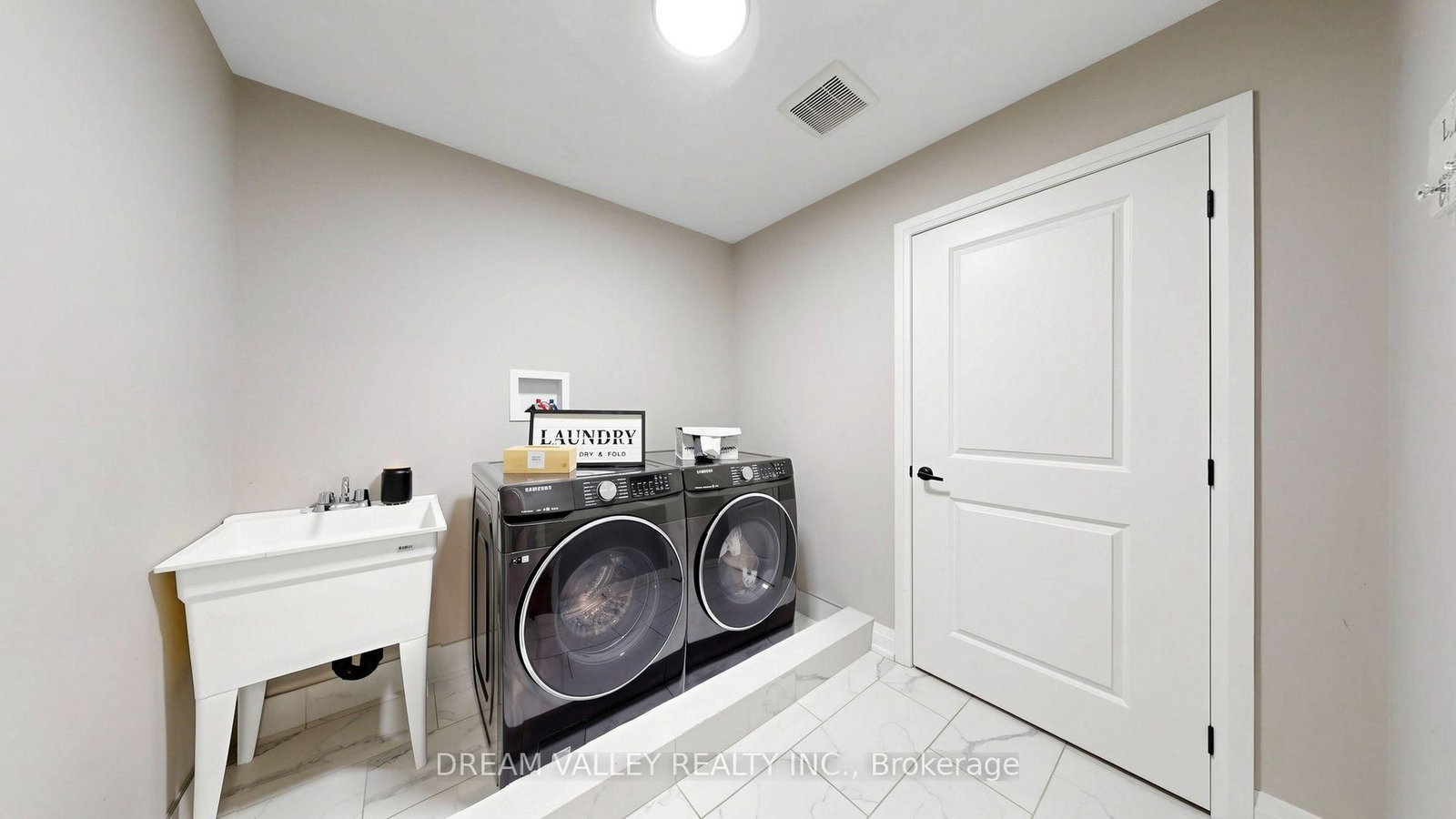 224 Severn Street • Oshawa, ON photo 41