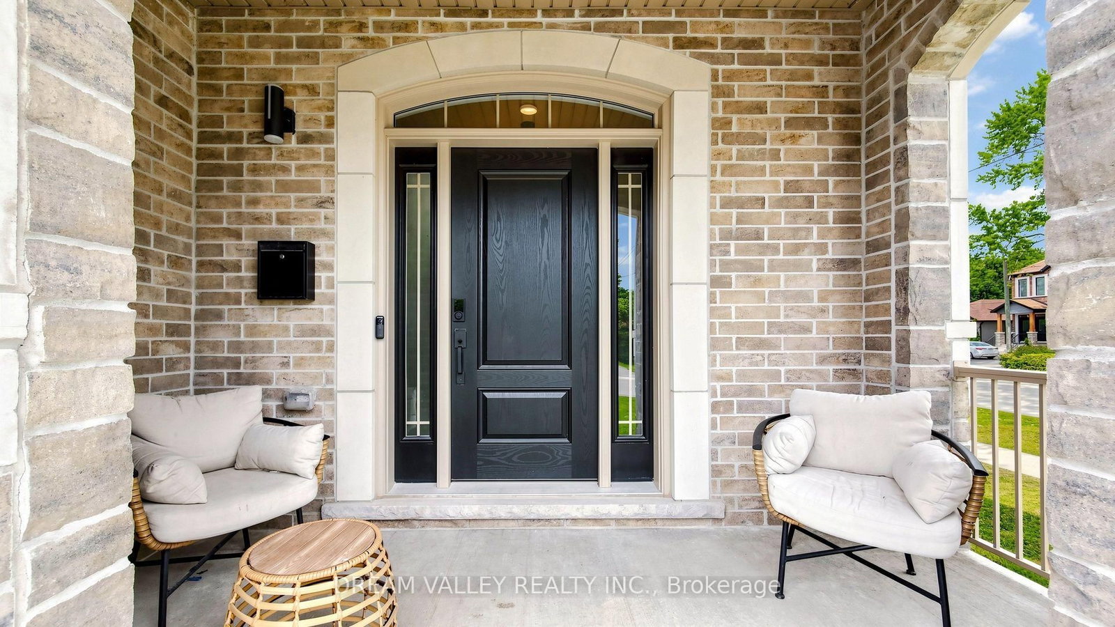 224 Severn Street • Oshawa, ON photo 5