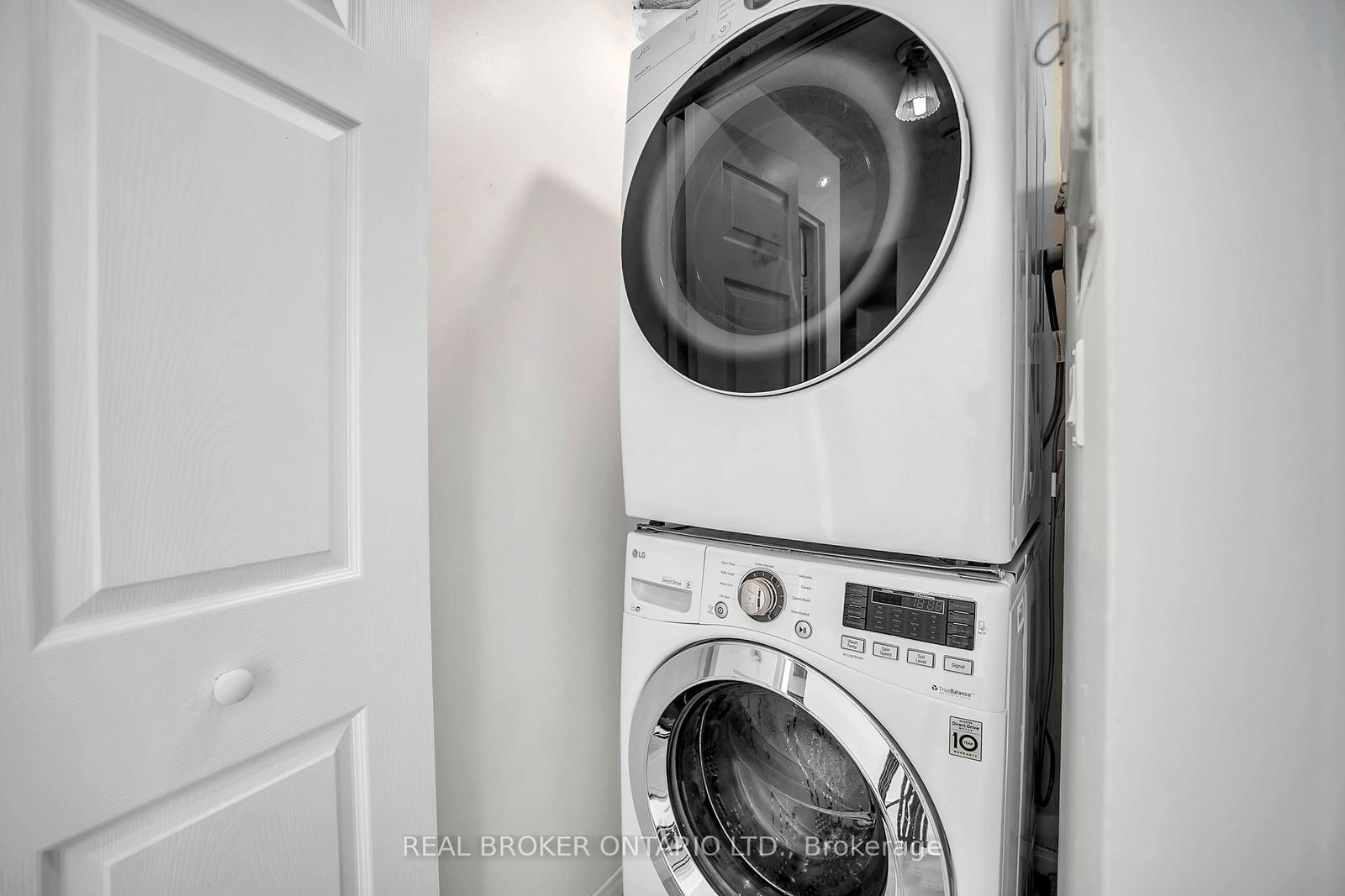 10 Tapscott Road • #810 • Toronto, ON photo 20
