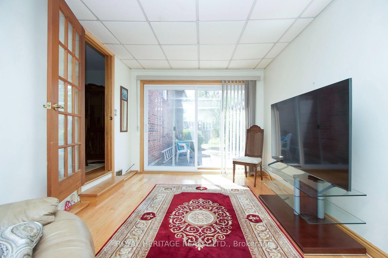 718 Annes Street • Whitby, ON photo 10